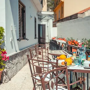 Elegant R&b Floridia , Taormina Itália